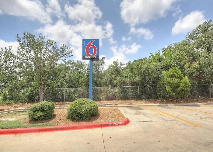Motel 6 San Antonio, Tx Six Flags Fiesta Tx - La Cantera Area